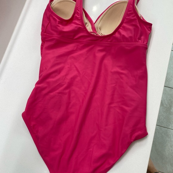 Pink maternity swimsuit - Picture 3 of 5